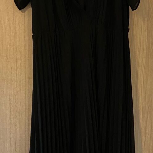 H&M Midi dress black Large new with buttons on chest