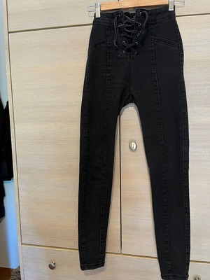 Bershka women's black jeans like new, size 36 M with laces