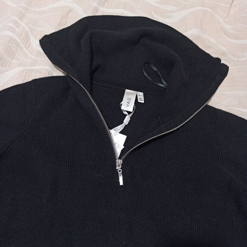 Yas sweater style dress new, black, size Large