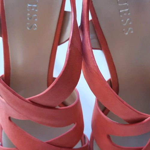 Guess sandals new, size 39, coral color with dust bag