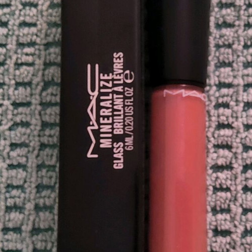 MAC Mineralize Glass Lip Gloss new, nude color with shimmer