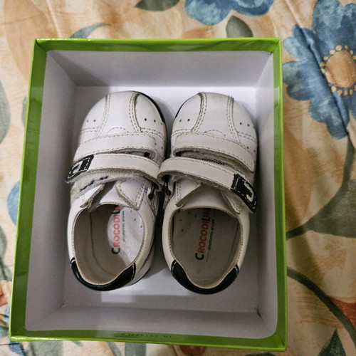 Baby shoes size 19, 2 pairs, white leather Crocodilino and beige with thick lining