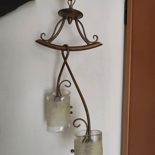 Ceiling light with 2 bulbs like new