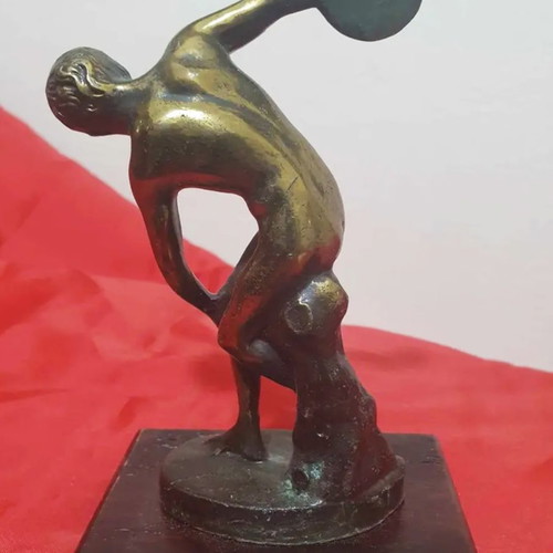 Discobolus statuette used, bronze with oak wooden base