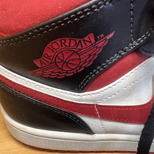 Nike Jordan Air sneakers like new, size 41, black and red