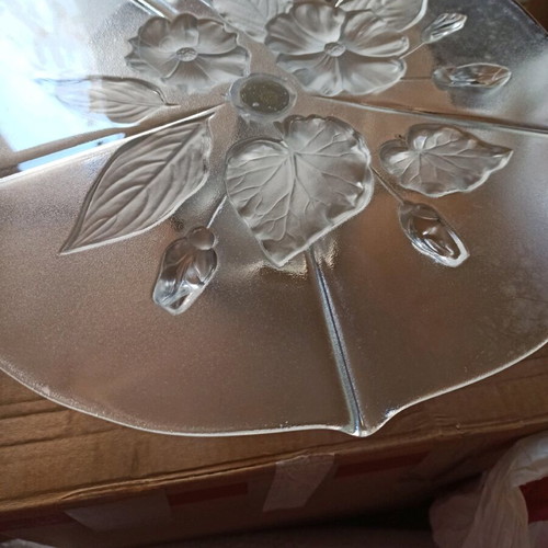 Glass cake stand like new