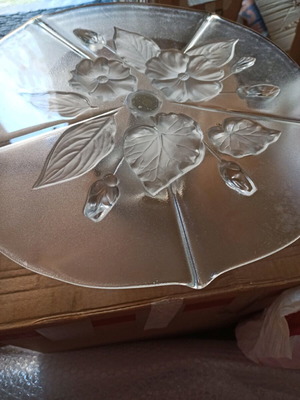 Glass cake stand like new
