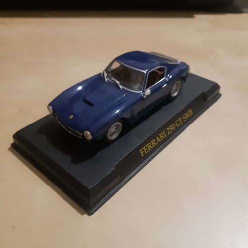 Classic car set with Ferrari 250 GT SWB, Ferrari 330 GTS, Ferrari 330 P4, Jaguar E-Type
