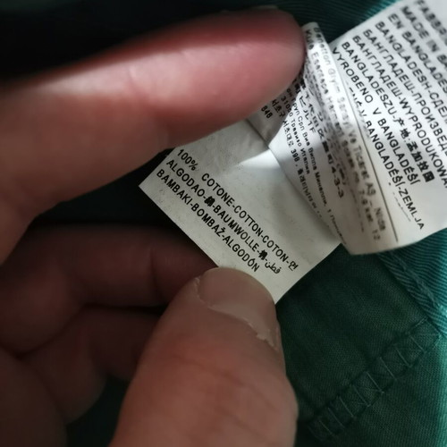 Benetton Bermuda shorts like new, size 50, green