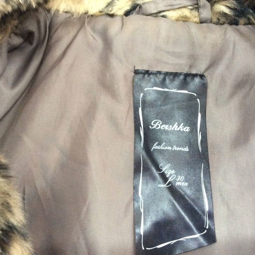 Bershka sleeveless vest used, size M, eco fur