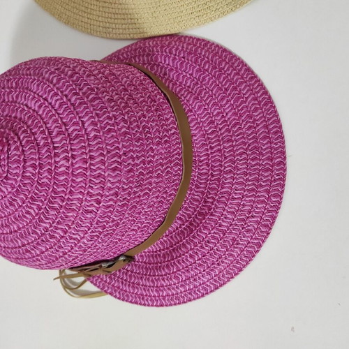 Karfil women's hats like new, pack of 2, beige and purple