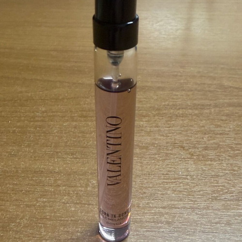 Valentino Donna Born In Roma Purple Melancholia Eau de Parfum 10 ml like new