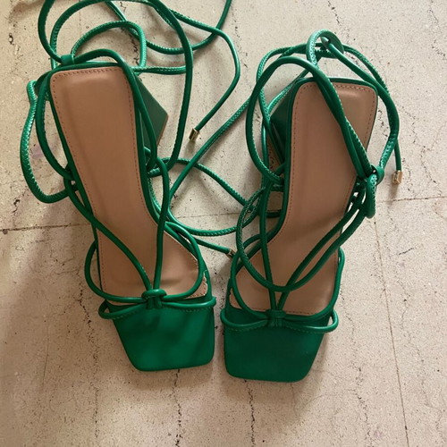 High-heeled sandals like new, green, size 37, thick heel