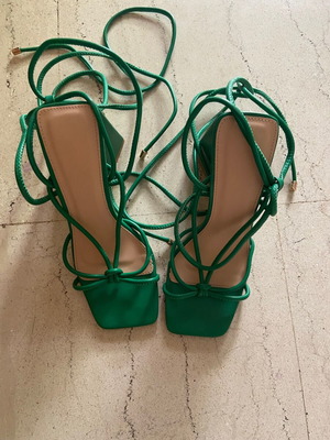 High-heeled sandals like new, green, size 37, thick heel