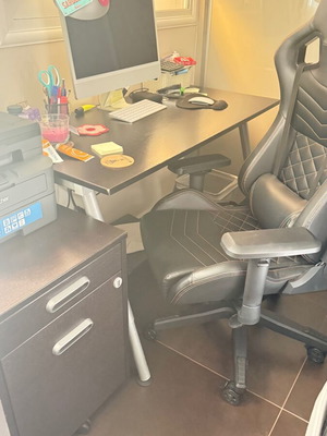 IKEA desk with drawer unit like new, dimensions 1.16 m and 0.45 m