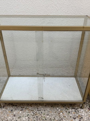 Display cabinet and dresser used with 2 shelves and 2 drawers