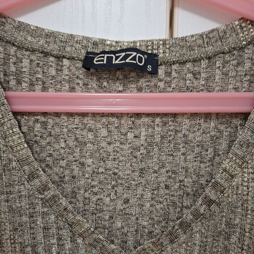 Enzzo blouse new, size small, gold color