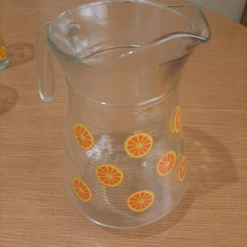 Duroglass pitcher and 10 glasses set like new