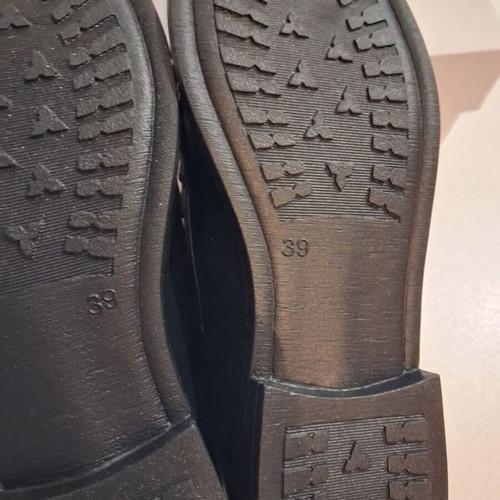 Loafers women’s like new with anti-slip sole, suede