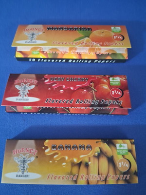 Fruit Flavored Rolling Papers new, aromatic smoking accessory