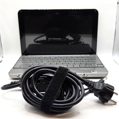 HP Mini 2140 σαν καινούργιο με τροφοδοτικό και Windows XP