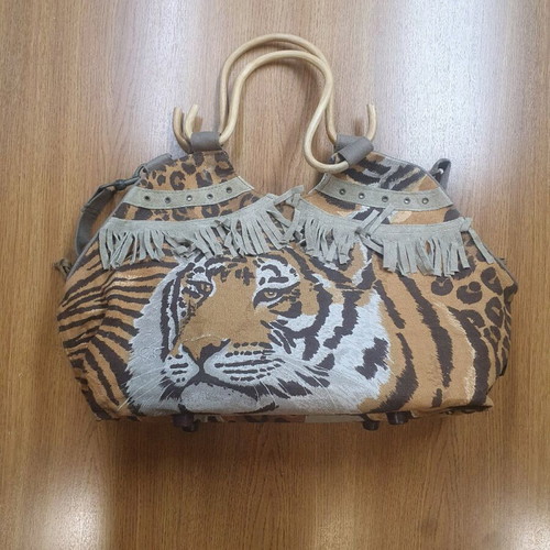 Animal Hand and Shoulder Bag new