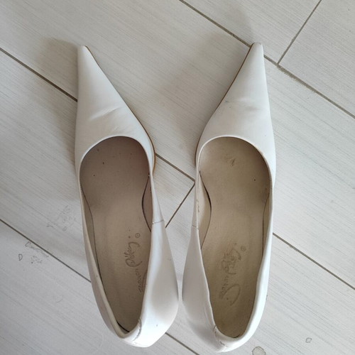 Vintage white pointed heels Italy new, leather