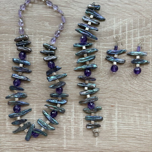 Handmade jewelry set with iridescent stick/Biwa pearls and amethyst stones