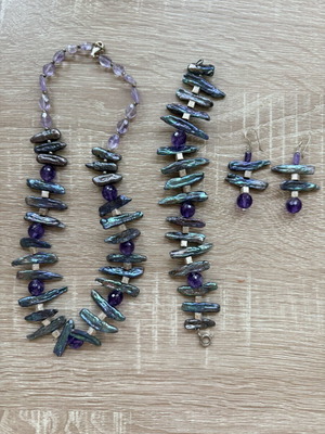 Handmade jewelry set with iridescent stick/Biwa pearls and amethyst stones
