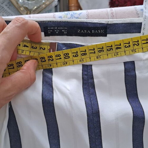 Zara Basic White and Blue Striped Ankle Trousers size M like new
