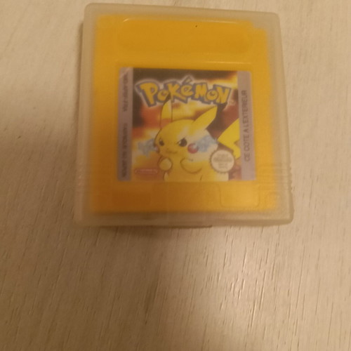 Nintendo Game Boy Pokemon Yellow game