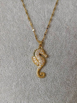Seahorse necklace made of stainless steel new
