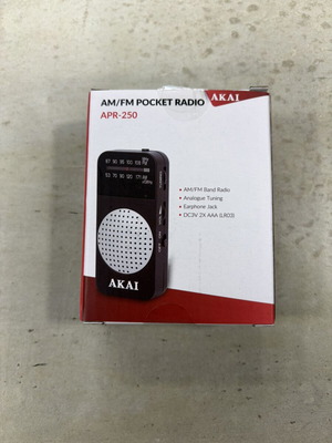 Akai AM/FM Pocket Radio APR-250 with Earphones