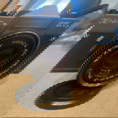 Zenit ET φωτογραφική μηχανή μεταχειρισμένη με φακό Helios-44M-6 58mm f/2 και θήκη