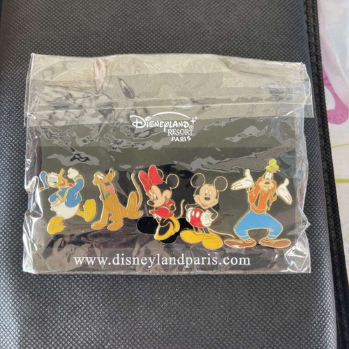 Disney pins new, multicolor