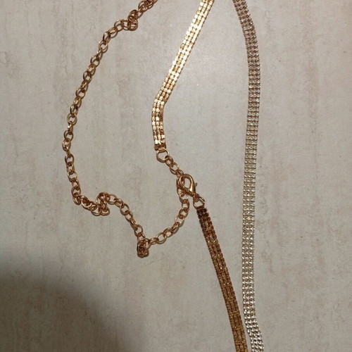 Fashion jewelry chain like new, gold color