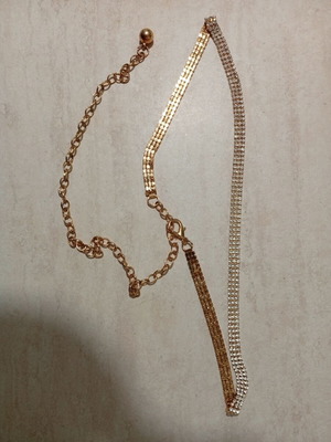 Fashion jewelry chain like new, gold color