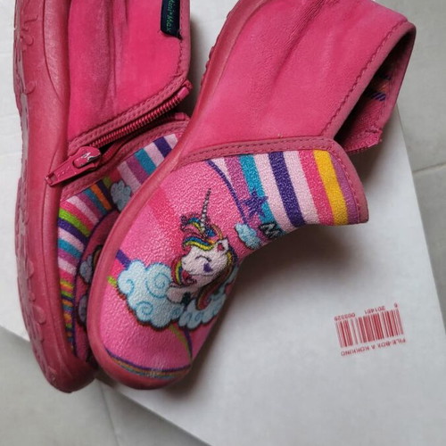 MiniMax children's anatomical slippers size 33 pink like new