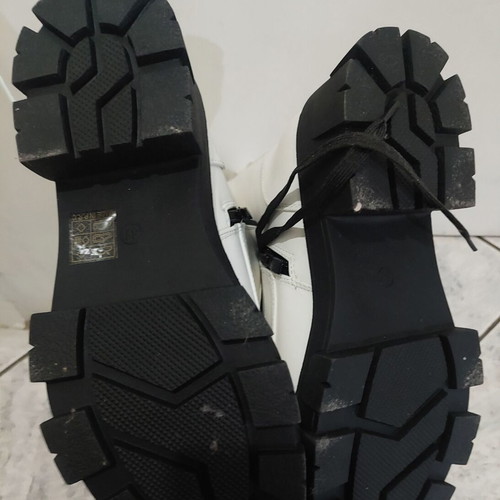 Alta Moda boots like new with laces and zipper size 41 black-white