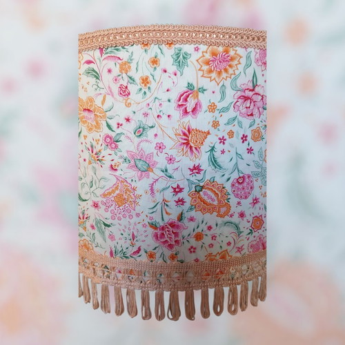 Romantic Touch ceiling light with floral lampshade