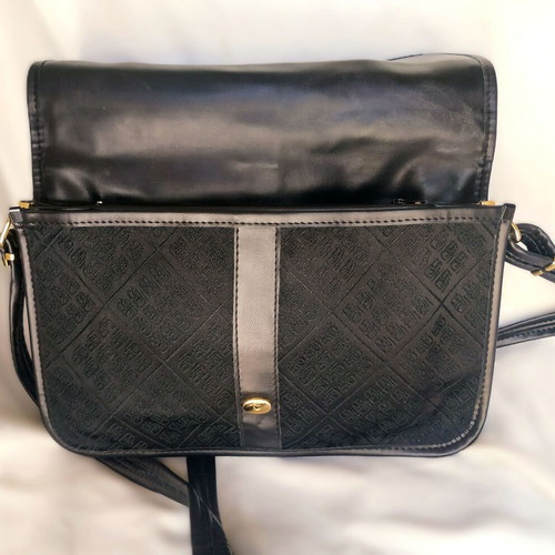 Women's shoulder bag used, black, with inner compartments