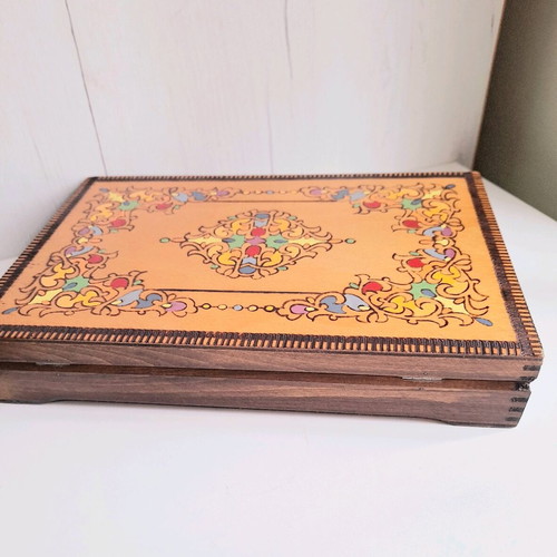 Wooden box like new with inlays and traditional Bulgarian motifs