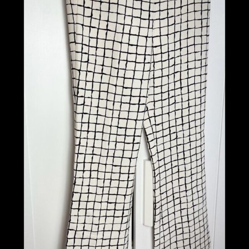 Zara pants size XS high-waisted like new, black and white