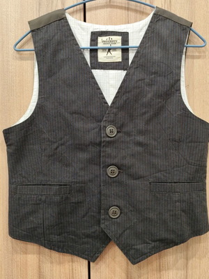 Zara Kids vest 5-6 years, herringbone pattern, 3 buttons