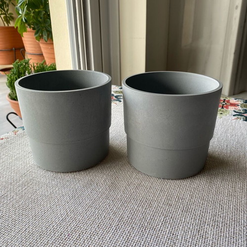 IKEA plastic pots like new, set of 2 for plants
