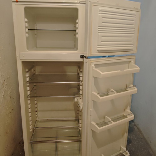 Liebherr 217L fridge freezer, fully functional
