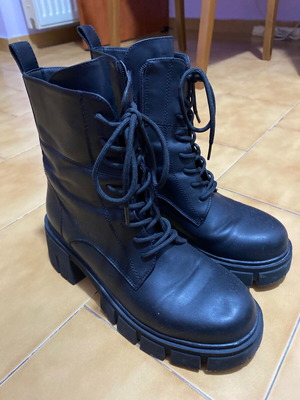 Migato ankle boots like new, black, size 39