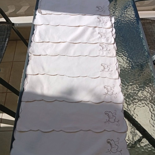Cotton napkins with cutwork design, pack of 6, like new, beige
