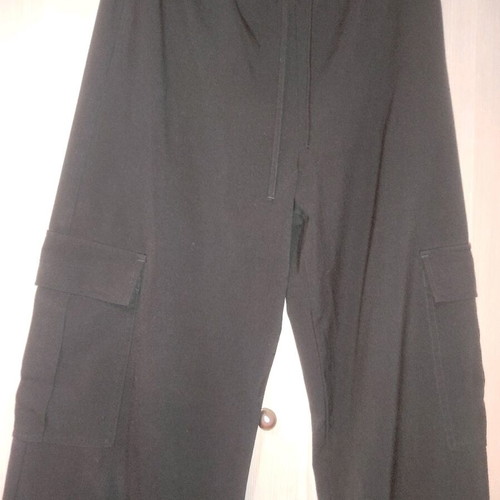 Black cargo pants used, size large