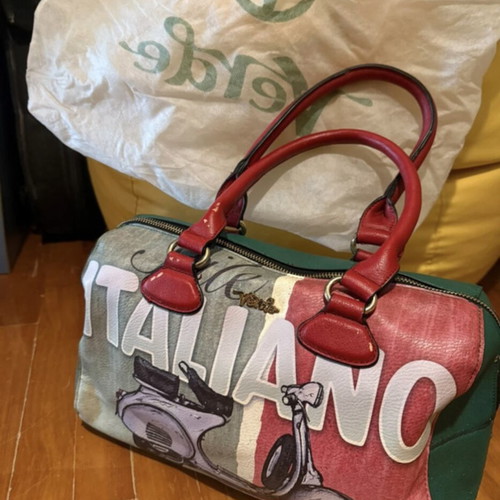 Verde handbag used with colorful Italian flag design, leather